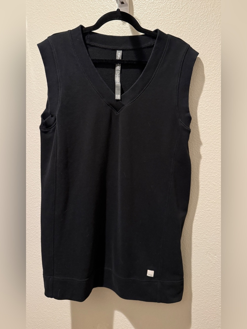 Vuori Black Sleeveless V-Neck Dress